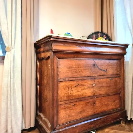 Nicky's - With Private Parking In Center * 布尔加斯