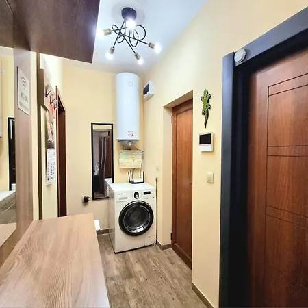 Nicky's - With Private Parking In Center Apartman Burgasz