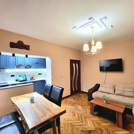 Nicky's - With Private Parking In Center Apartman Burgasz